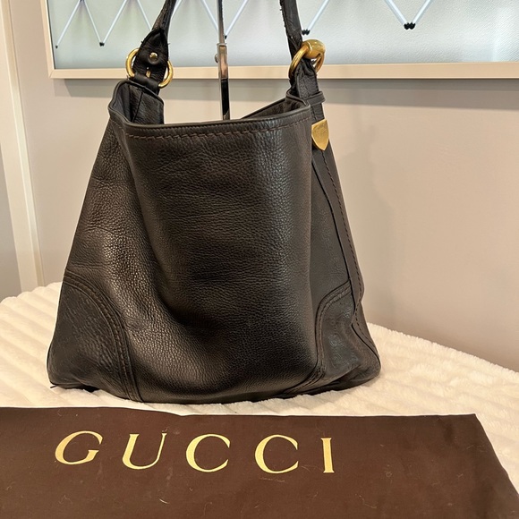 💯 Pre-loved Gucci Bucket Bag - Picture 2 of 10